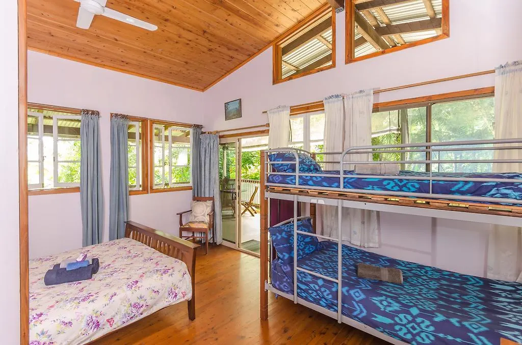 Epiphyte B & B Cow Bay Bed & Breakfast