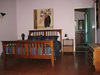 Epiphyte B & B Cow Bay Bed & Breakfast