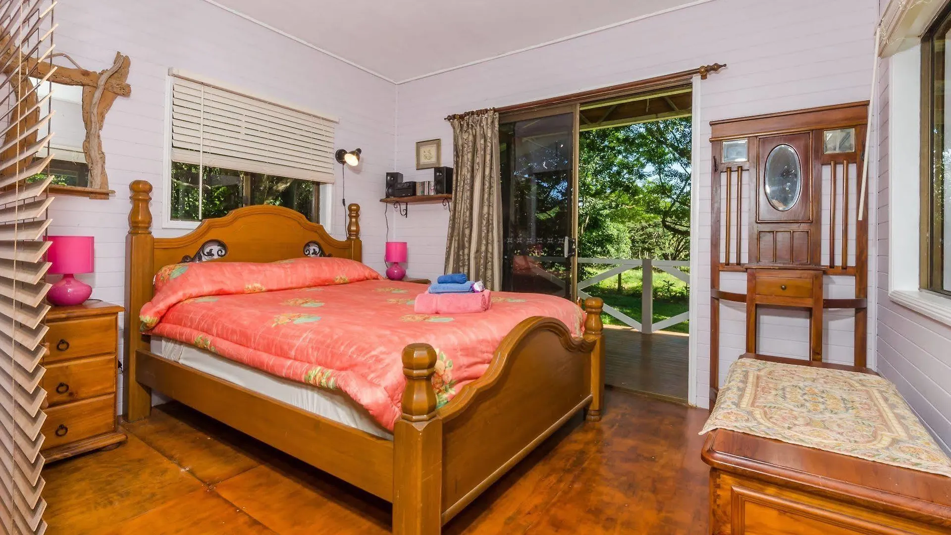 Epiphyte B & B Cow Bay